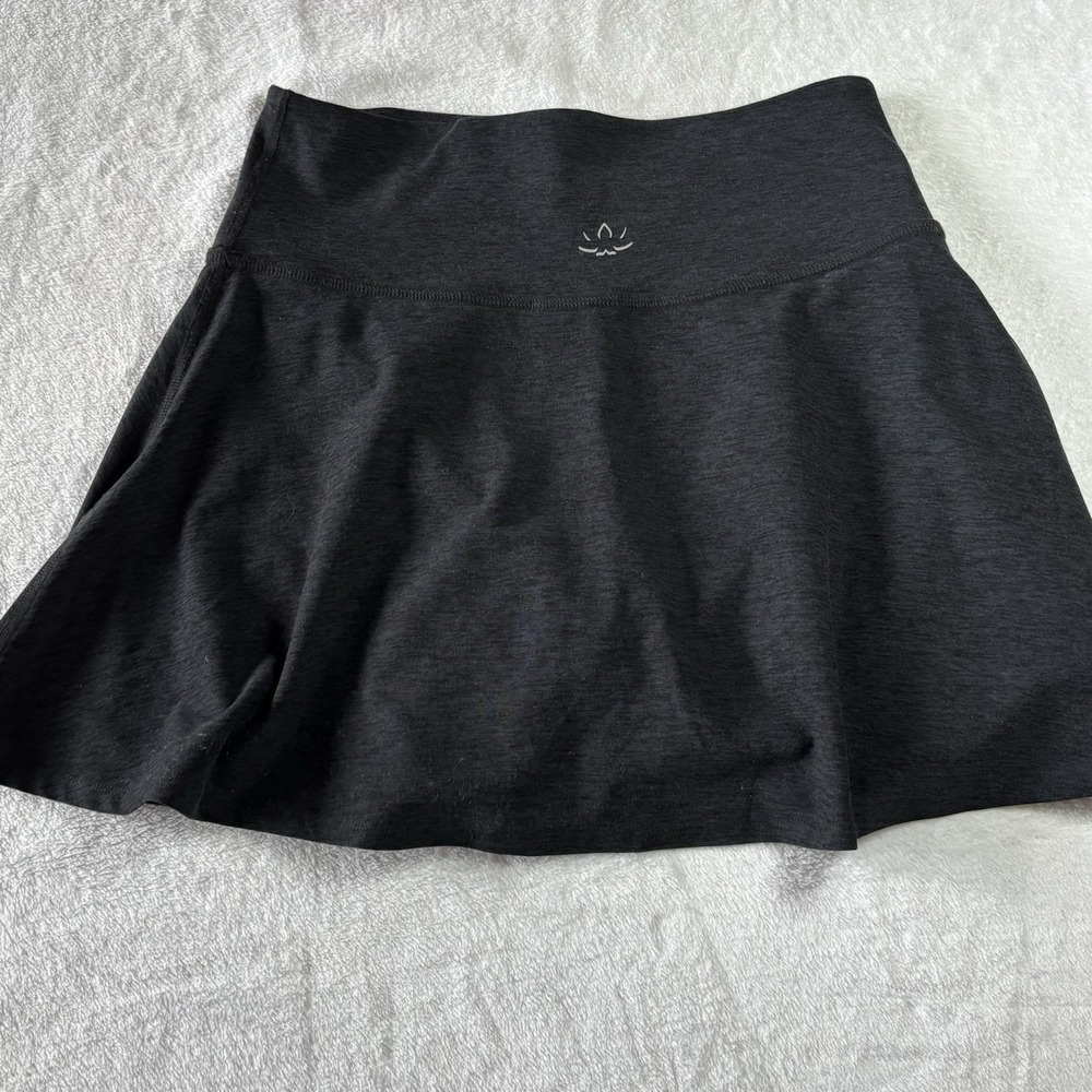 Beyond Yoga Spacedye Hot Shot Circle Skort Size M Darkest Night High Waisted - Picture 8 of 11